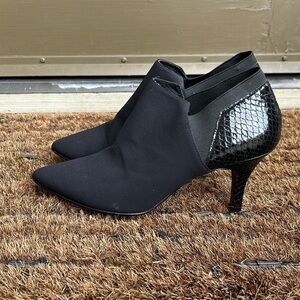 Donald J. Pilner Booties with a Pointy Toe Size 8.5